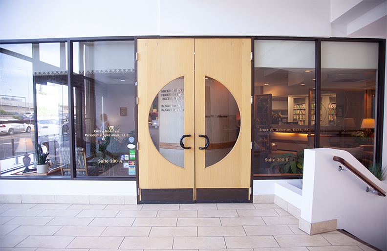 Front entrance of Colorado Springs periodontal office